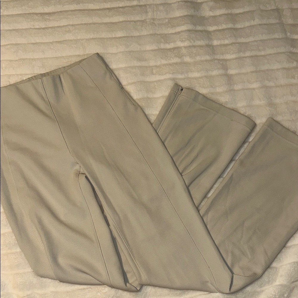 Lululemon Athletica Bone Softstreme Pants for Versatile Comfort